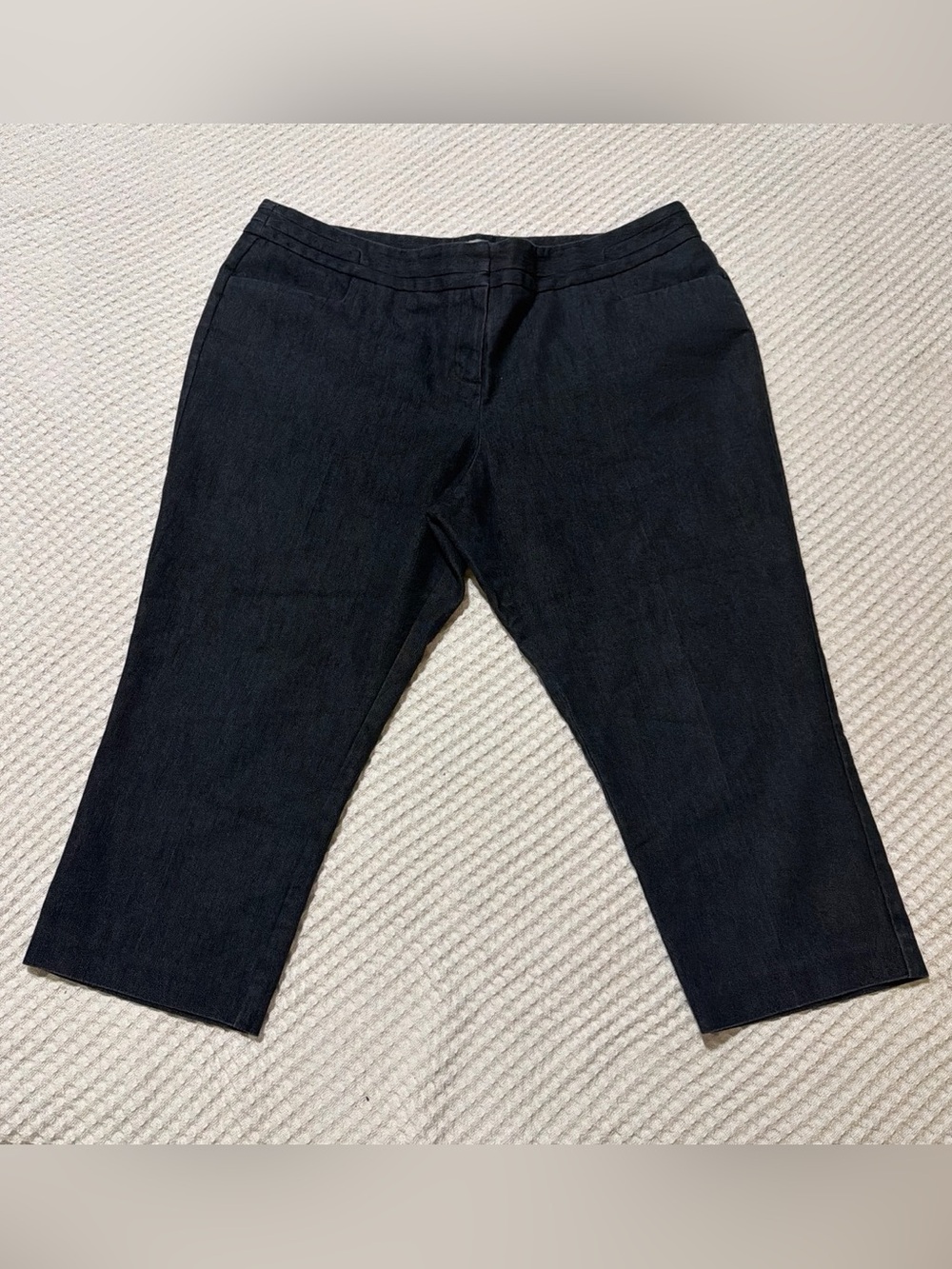 Women’s Dark Wash Cropped Jeans